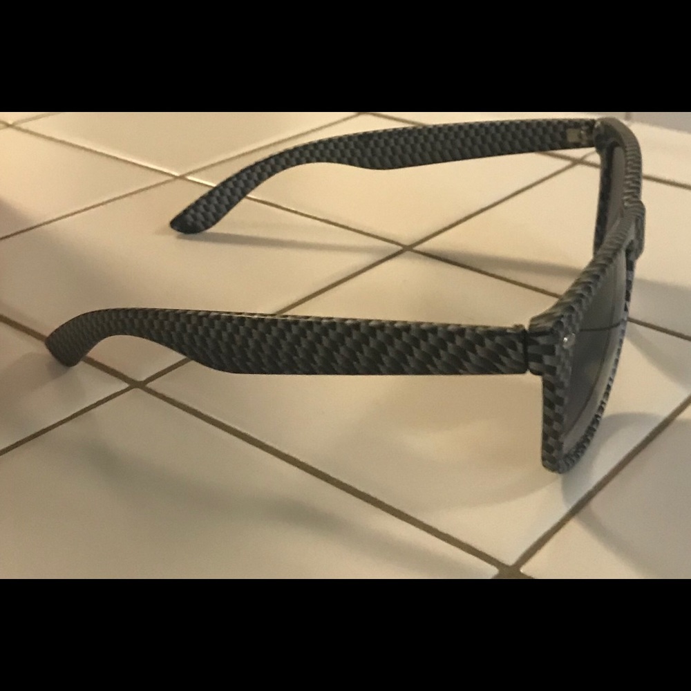 Checkered sunglasses - Picture 2 of 4